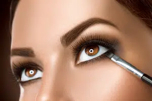 Yeux de biche regard de star, regard de célébrité