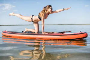Yoga paddle sur stand-up paddle SUP Yoga
