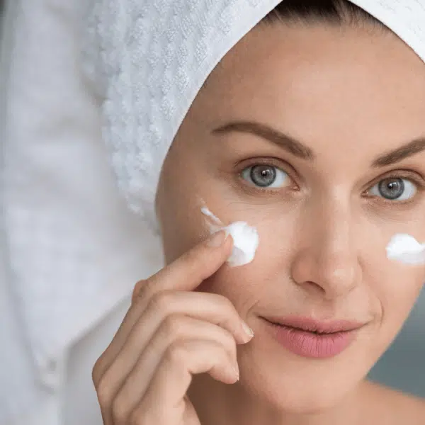 Adoptez des soins et crèmes anti-âge, anti-rides naturels et biologiques