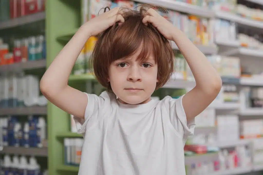 Pouxit, lentes cheveux, comment se débarrasser des poux, shampoing anti poux, peigne anti pou