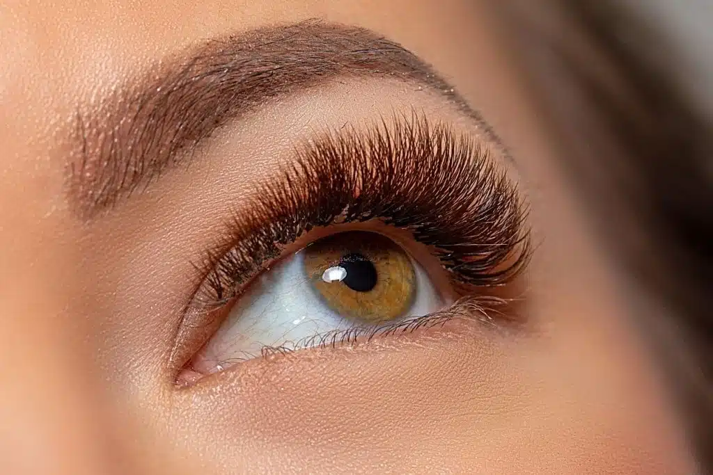 Mascara violet, mascara effet faux cils, mascara vert, mascara rouge, mascara effet volume