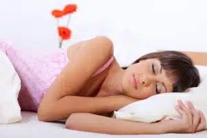 Meilleure position pour dormir, comment dormir, dormir sur le ventre, dormir sur le dos