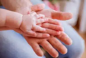 Gestation pour autrui GPA acte de bienveillance ou exploitation