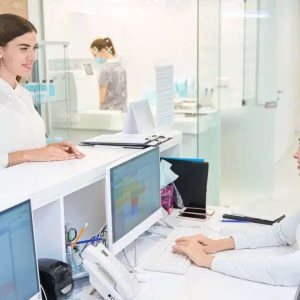 secrétaire médicale en alternance, formation secrétariat, salaire secrétaire médicale