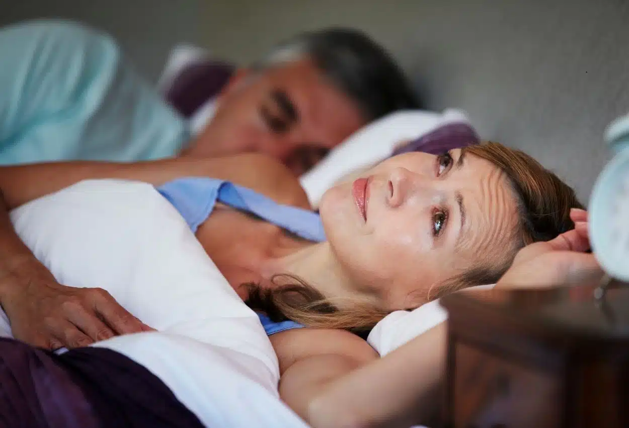 Symptômes de l’apnée du sommeil chez la femme Apnée du sommeil chez la femme : symptômes d’insomnie, fatigue et maux de tête