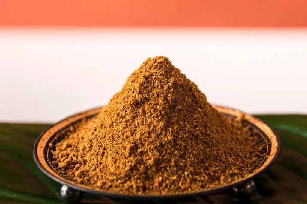 4 épices : les ingrédients du mélange et la recette maison