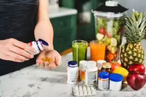 Et si votre assiette devenait votre meilleur soin beauté spiruline, acide hyaluronique, omegas 3, baies de goji, baies d'açaï, vitamine C, graines de chia, baobab