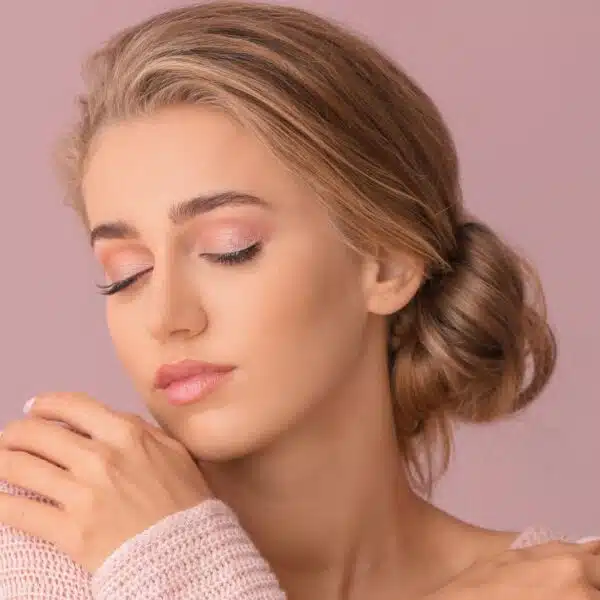 Miel nude le secret d’un maquillage naturel et élégant