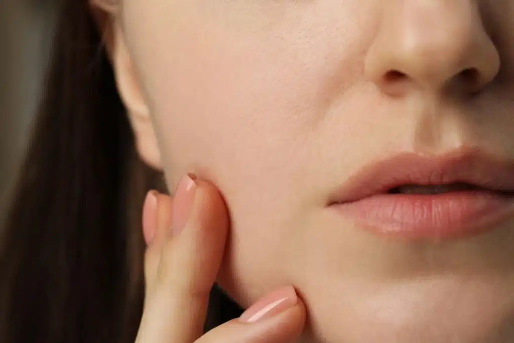 Comment appliquer une crème anti-rides : le rituel en 5 étapes, soin visage, soin liftant, fermeté de la peau