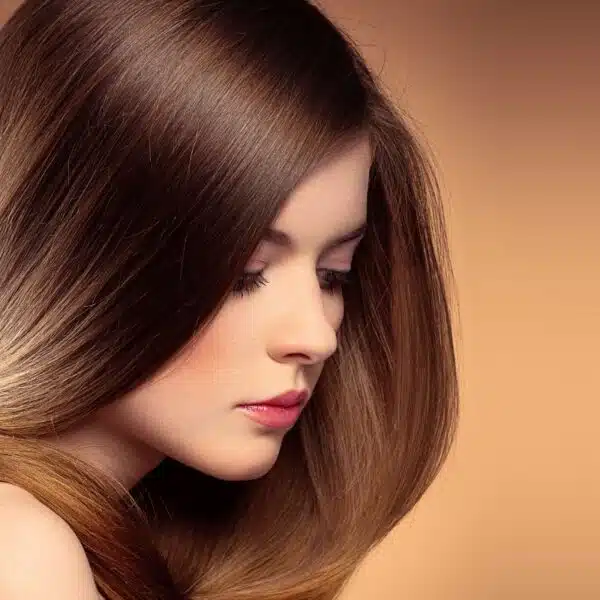 Cheveux brillants et soyeux 10 astuces naturelles, hydratation, rinçage, brossage, shampoings doux, masques maison