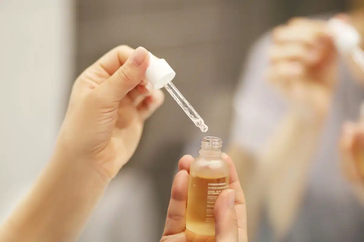 Le sérum vitamine C l’arme ultime pour révéler l’éclat de votre peau (1)