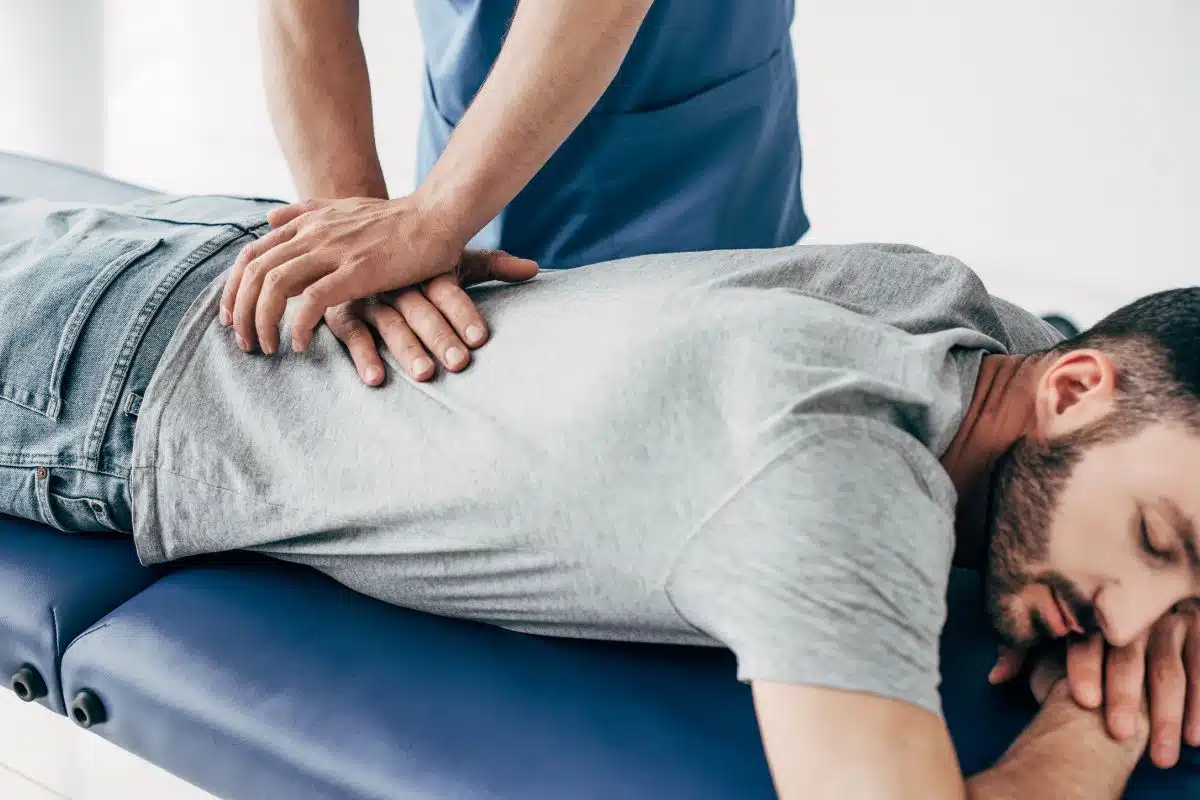 Professionnels du soin matériel nomade, table de massage pliante, trousse de soin, kinésithérapeute, sophrologue, esthétique, massage
