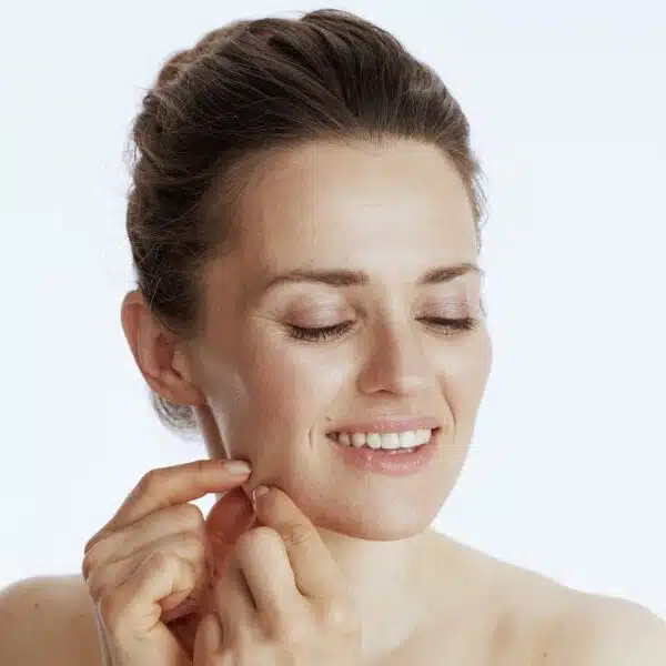 appliquer une crème anti-rides, crème anti-rides, soin visage, meilleure crème anti rides, soin liftant, lisser la peau, prévenir les rides