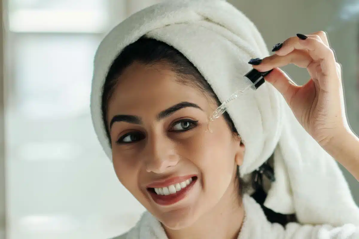 Comment intégrer un sérum à l’acide glycolique dans votre routine de soin