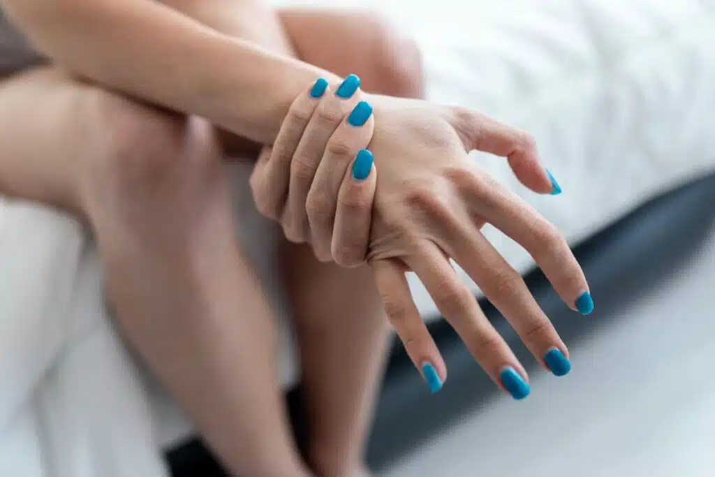 Fibromyalgie douleur partout dans le corps, mal partout, fibromyalgie comment soigner, hérédité, fibromyalgie femme homme, fibromyalgie hérédité
