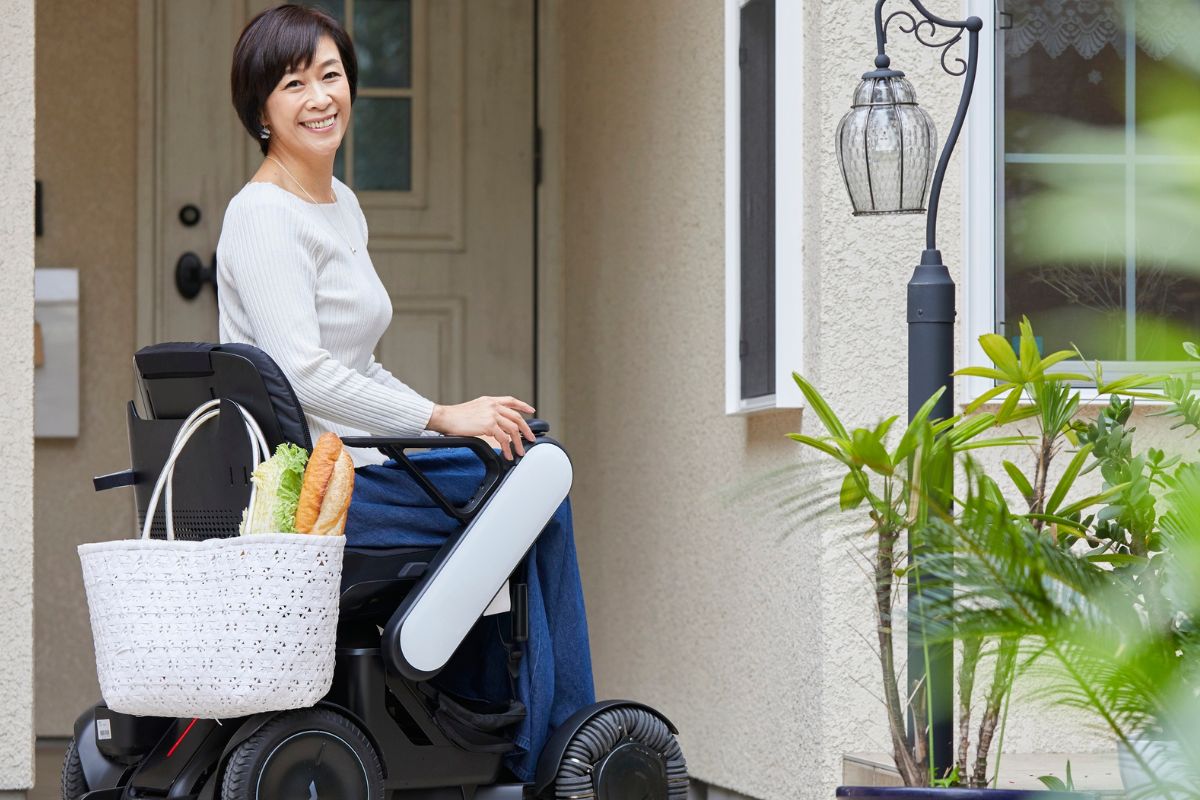 Matériel médical pour seniors les équipements pour plus d'autonomie, fauteuil électrique, fauteuil releveur, canne,