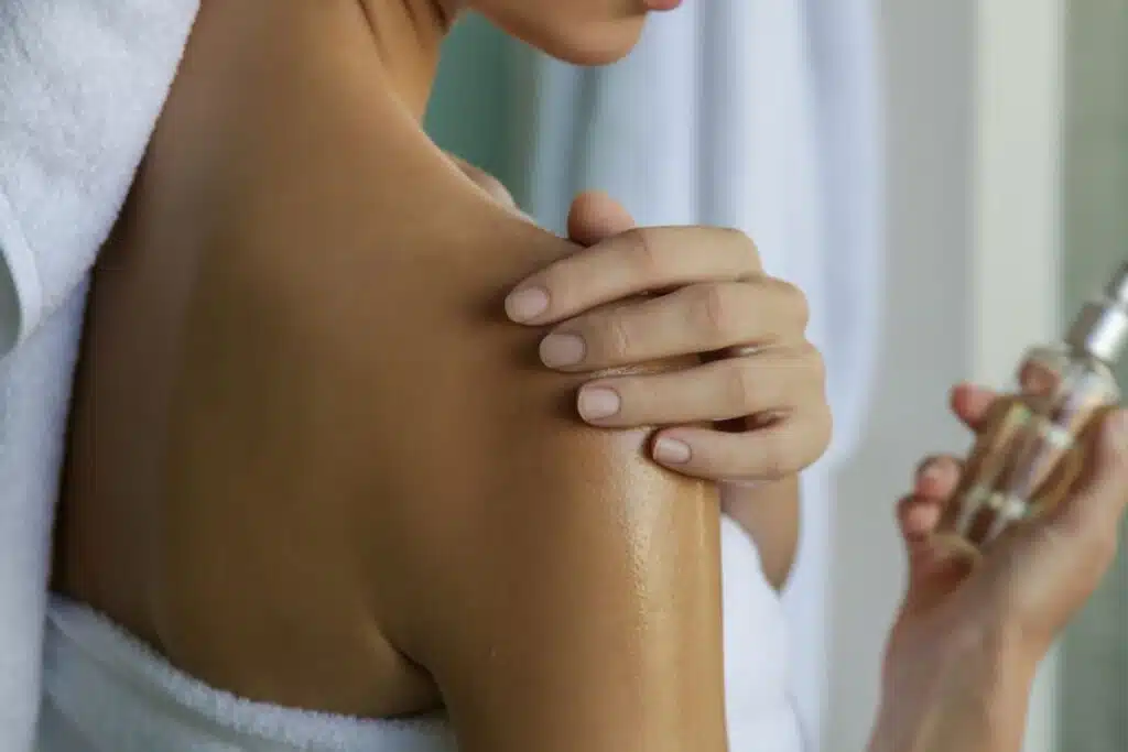 Peau granuleuse comment retrouver une peau lisse et quand s’inquiéter