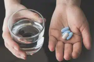 Faut-il vraiment prendre de la vitamine D tous les jours vitamine D vitamine D3 prendre de la vitamine D tous les jours apport quotidien vitamine D complément vitamine D