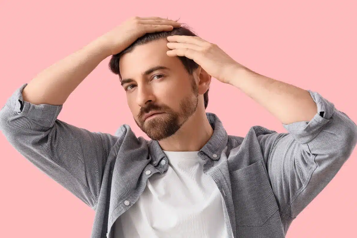 Alopécie et calvitie : solutions et suivi médical Alopécie androgénétique et calvitie : quand envisager une greffe de cheveux ?