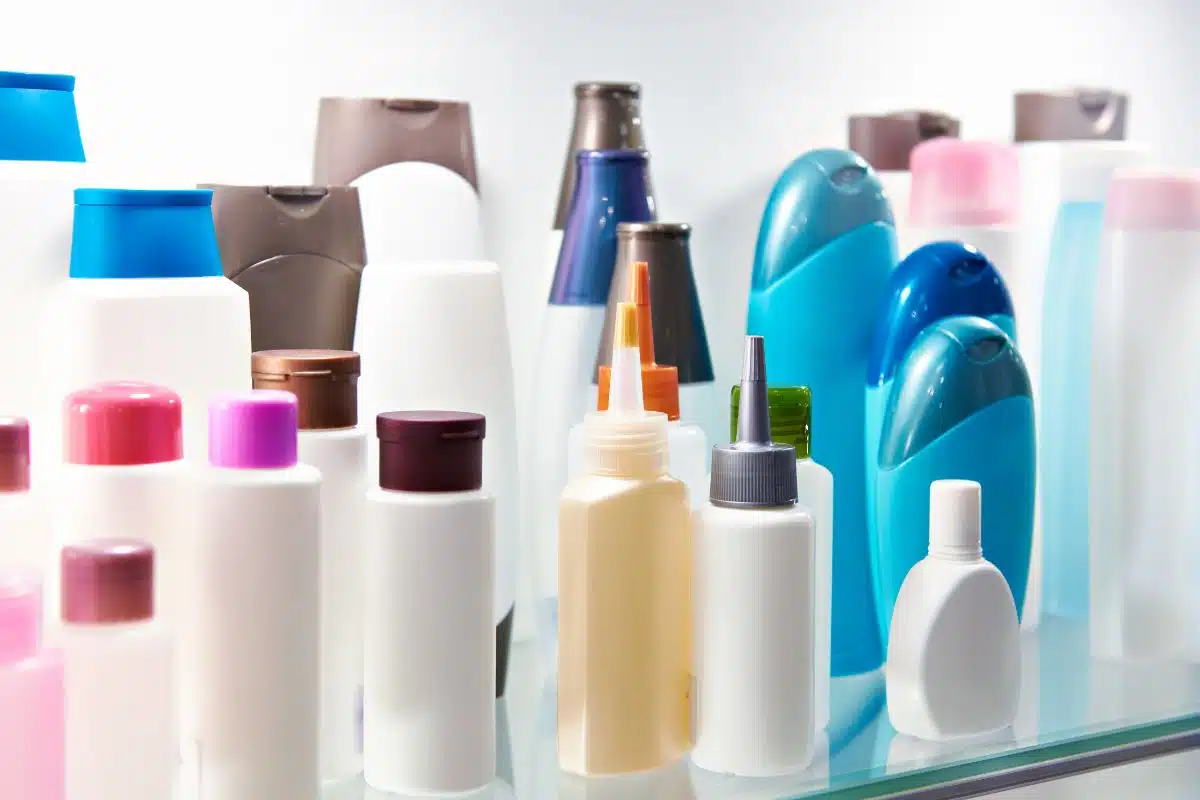 Pourquoi garder des flacons vides est utile au quotidien Pourquoi garder des flacons vides est utile au quotidien