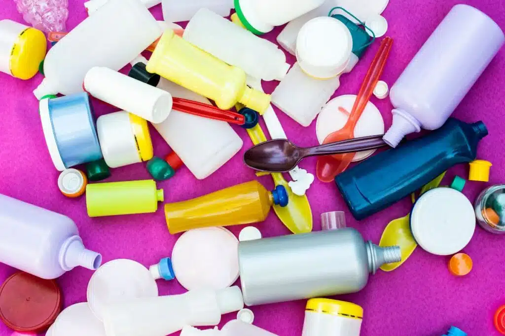 Pourquoi garder des flacons vides maison, voyage plastique pots de crème, recyclage, économies, prix, rechargeable